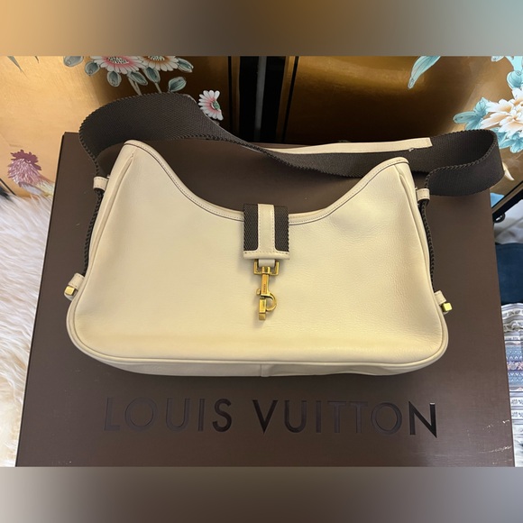 Authentic Gucci bag - Picture 8 of 13